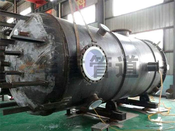 鋼襯塑容器(qì)罐